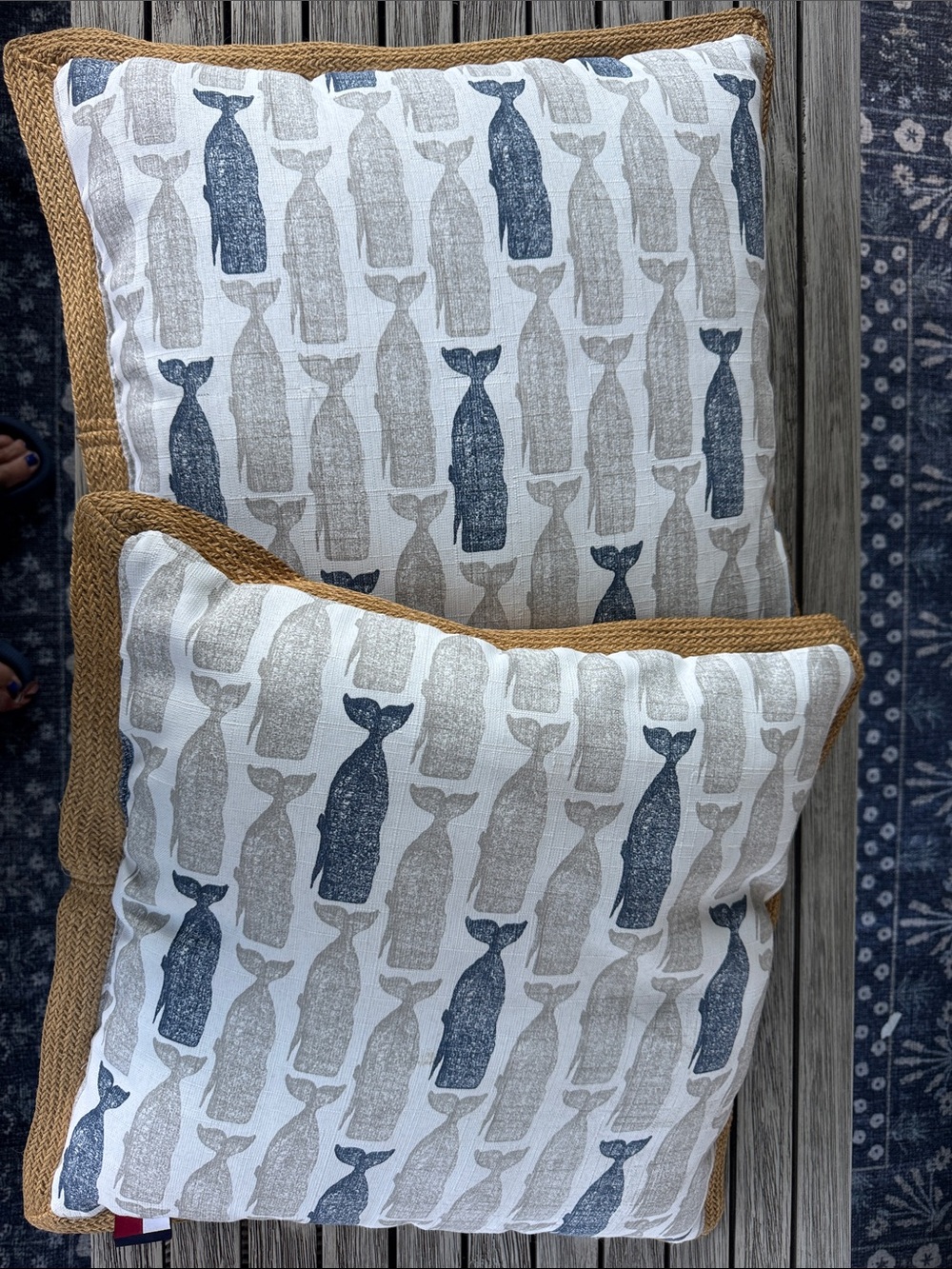 Tommy Hilfiger outdoor/indoor pillows set of 2 Like New!